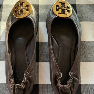 Tory Burch Minnie Travel Size 6 Brown Leather Ballet Flat with Gold Emblem